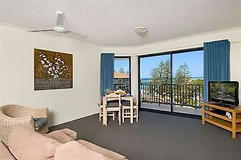 *** מלון דירות קלונדרה Belaire Place Motel Apartments אוסטרליה