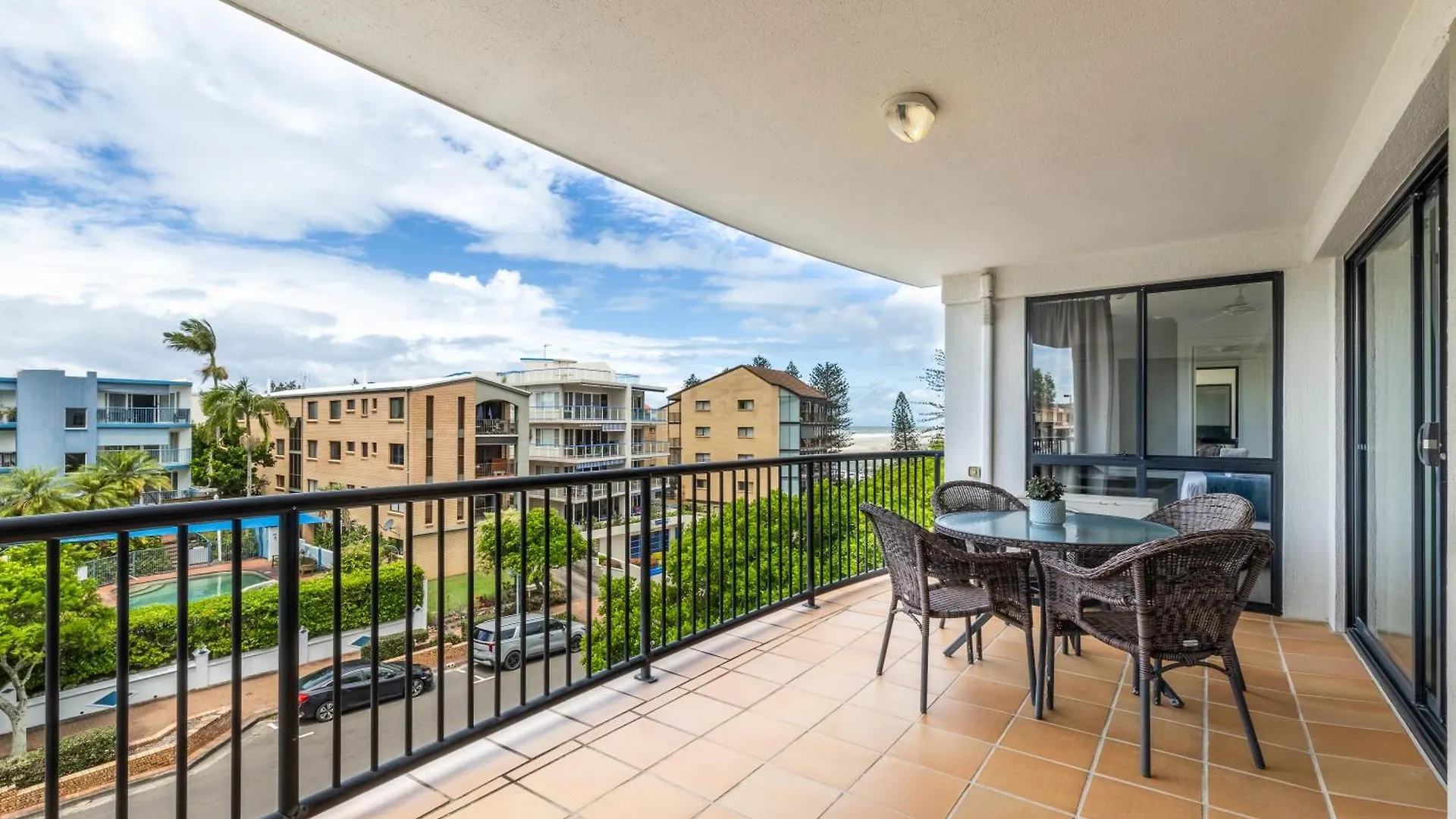 *** מלון דירות קלונדרה Belaire Place Motel Apartments אוסטרליה