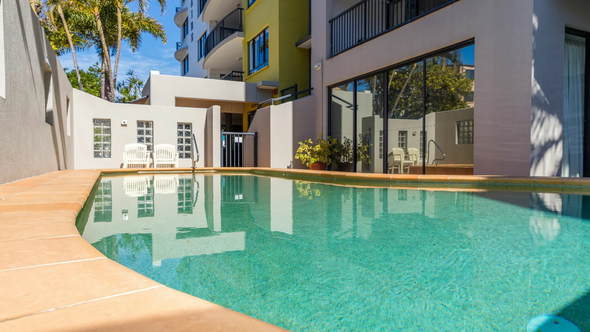 קלונדרה Belaire Place Motel Apartments 3*,