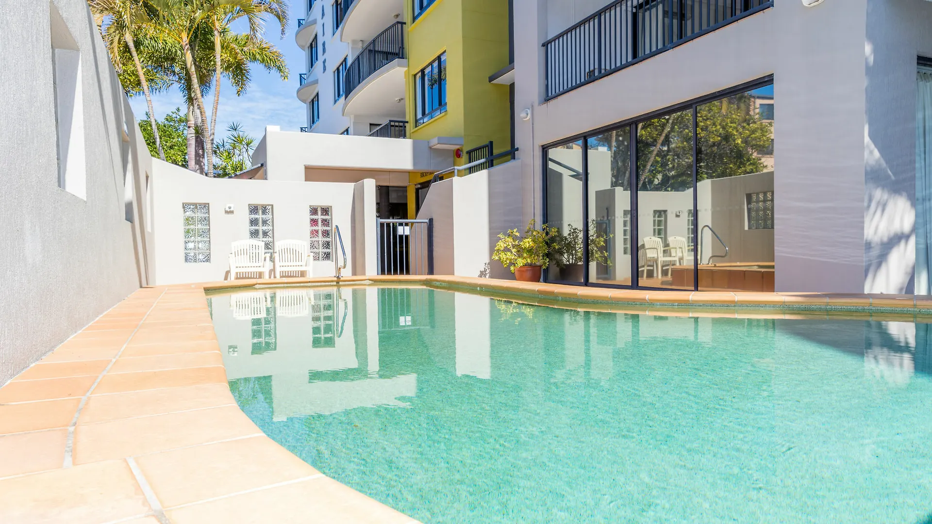 Aparthotel Belaire Place Motel Apartments Caloundra